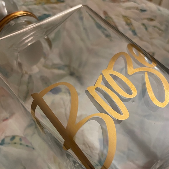 NWT Rosanna Chez Elle Clear and Gold “Booze” Decanter - Picture 4 of 7